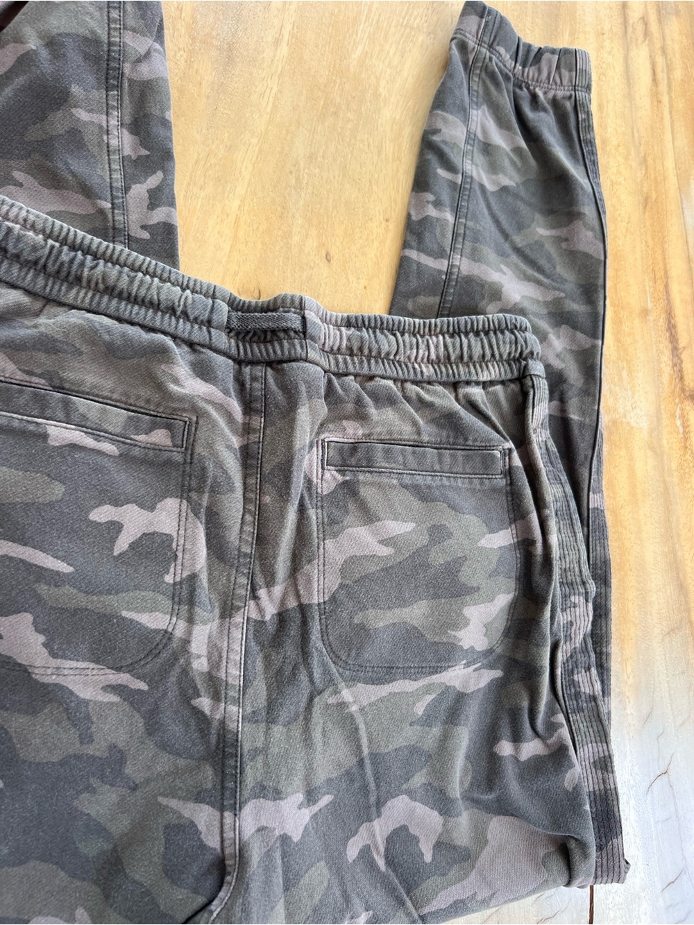Athleta camo farallon joggers - Picture 3 of 5